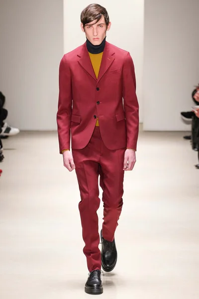 Look 17
